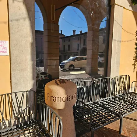 Loft Franciacorta Ровато